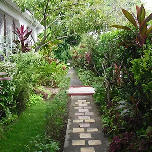 15 Min From The Airport In Jamaica Séjour chez l'habitant Kingston