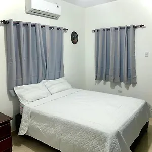 Casa Linda - 10 Mins From & Lagoon With Ac & Free Parking Сasa de vacaciones